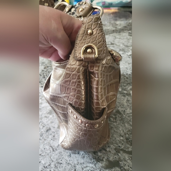 Kathy Van Zeeland shoulder purse - Picture 5 of 7